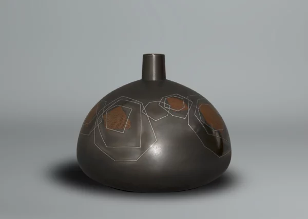 Vase en bronze par Kanamori Eiichi